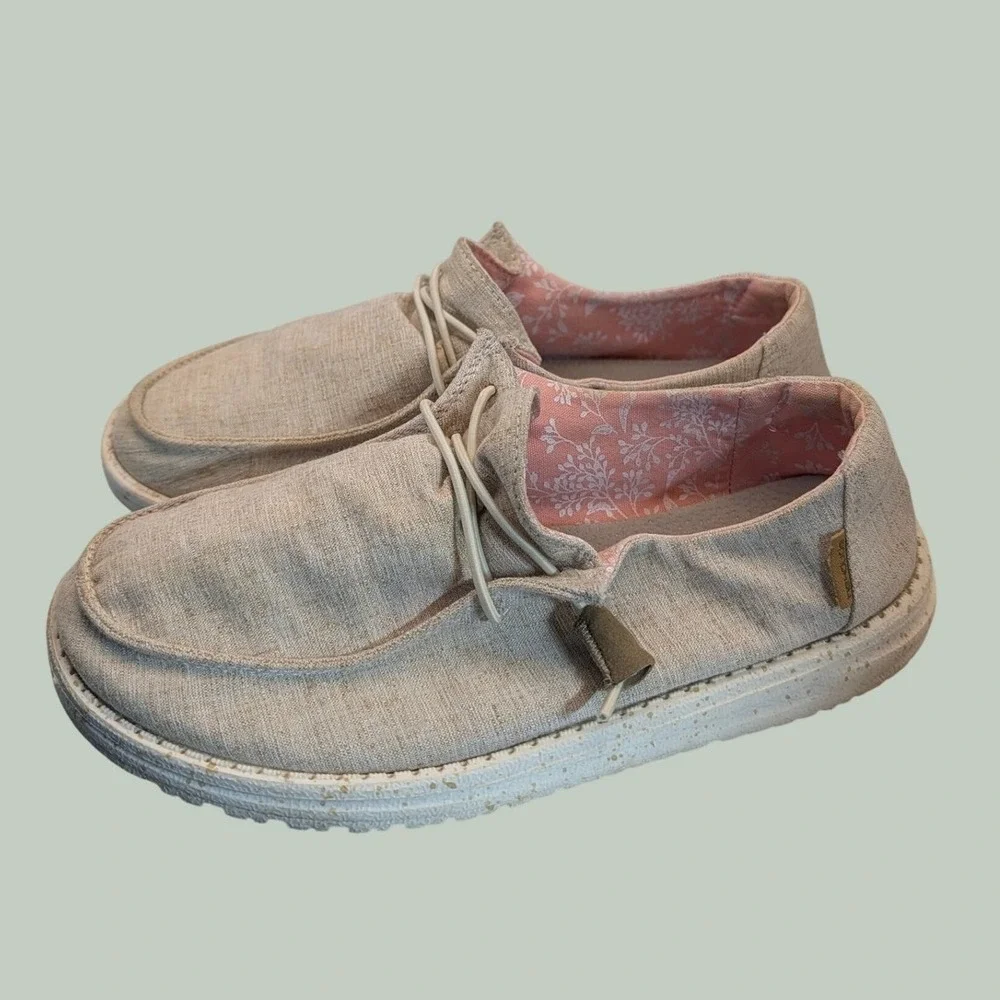 Hey Dude Wendy Womens 8 Beige Linen Floral Slip On Loafers Moccasins Shoes